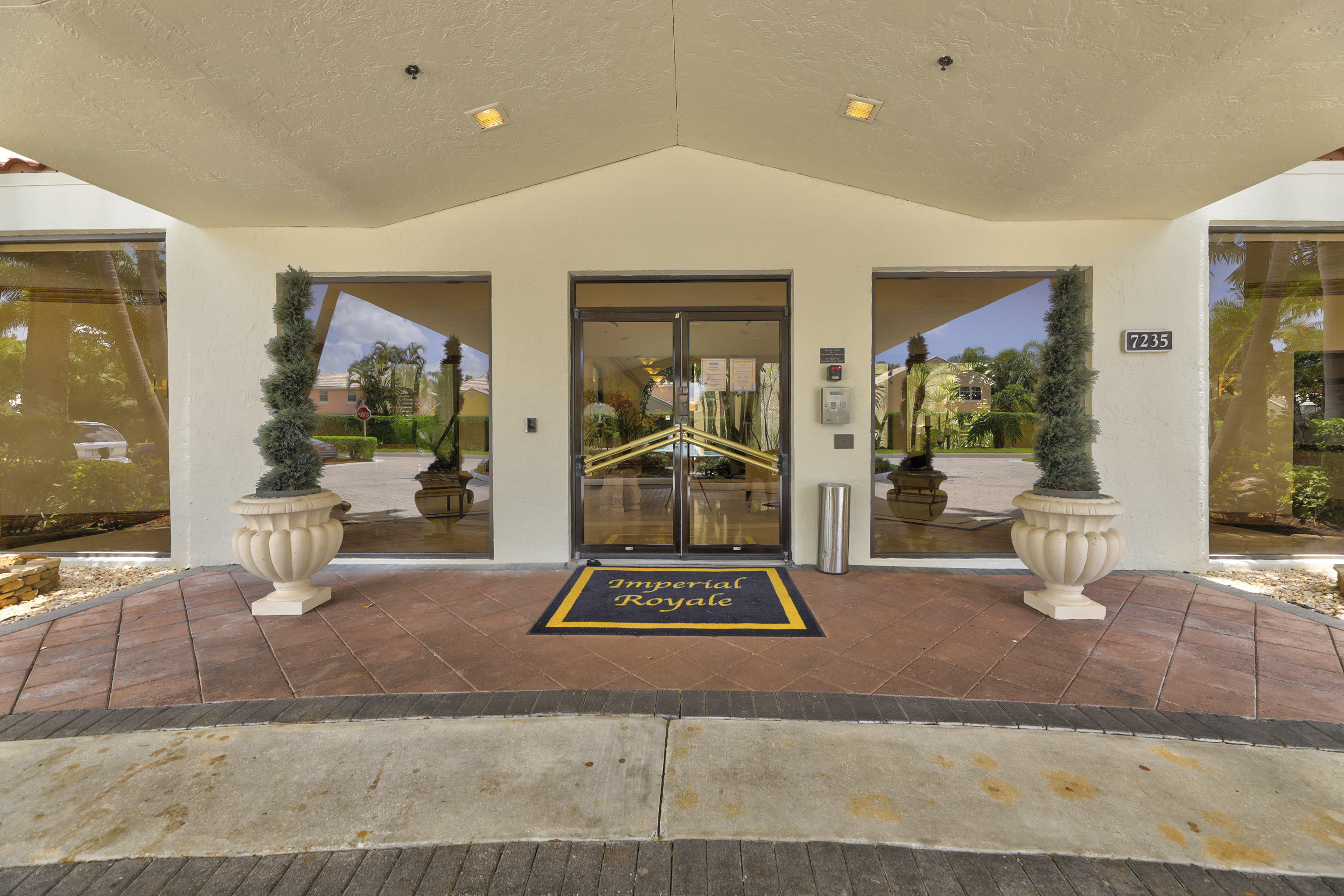 IMPERIAL ROYALE AT BOCA POINTE CONDO - Residential