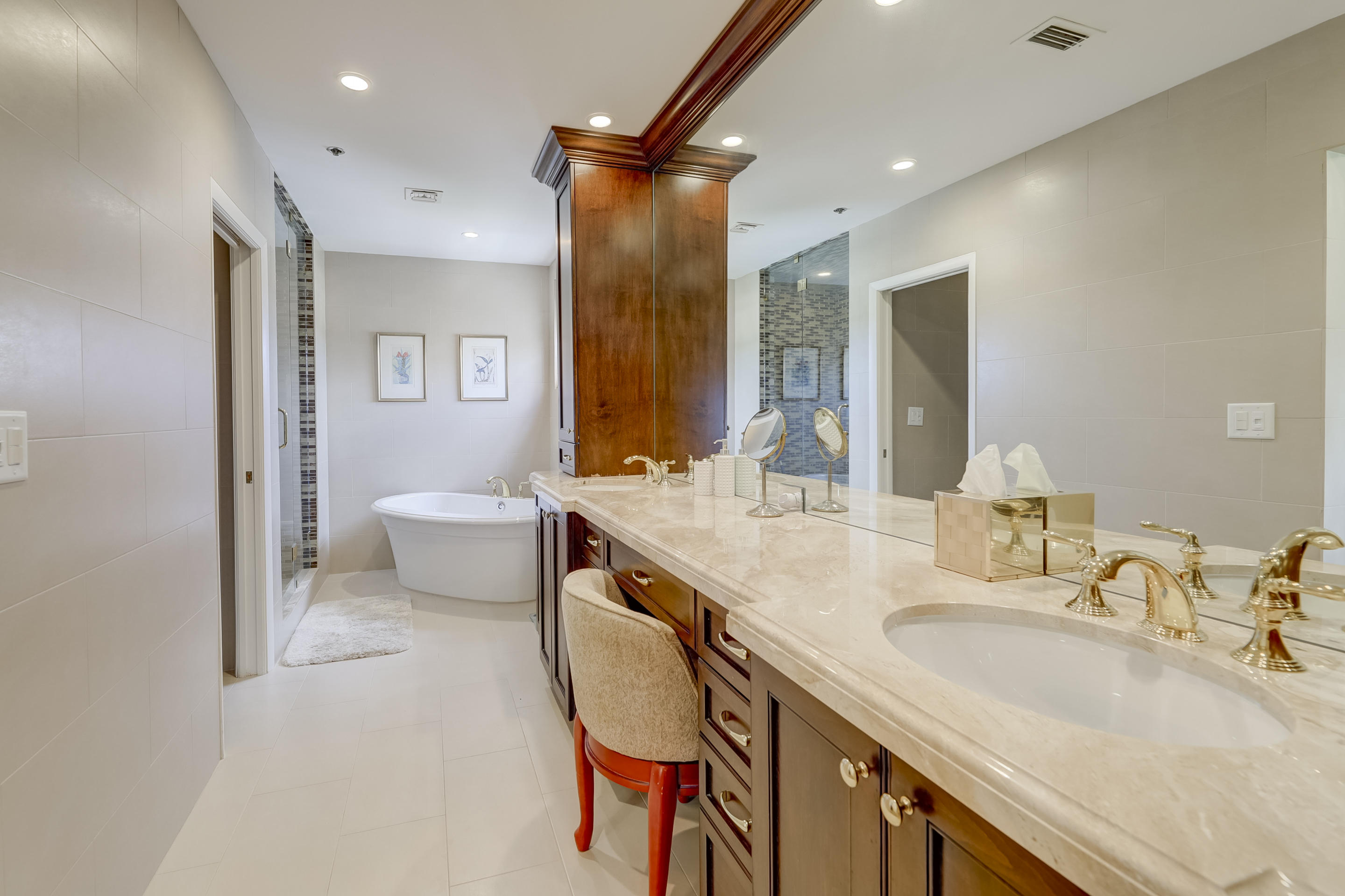 IMPERIAL ROYALE AT BOCA POINTE CONDO - Residential