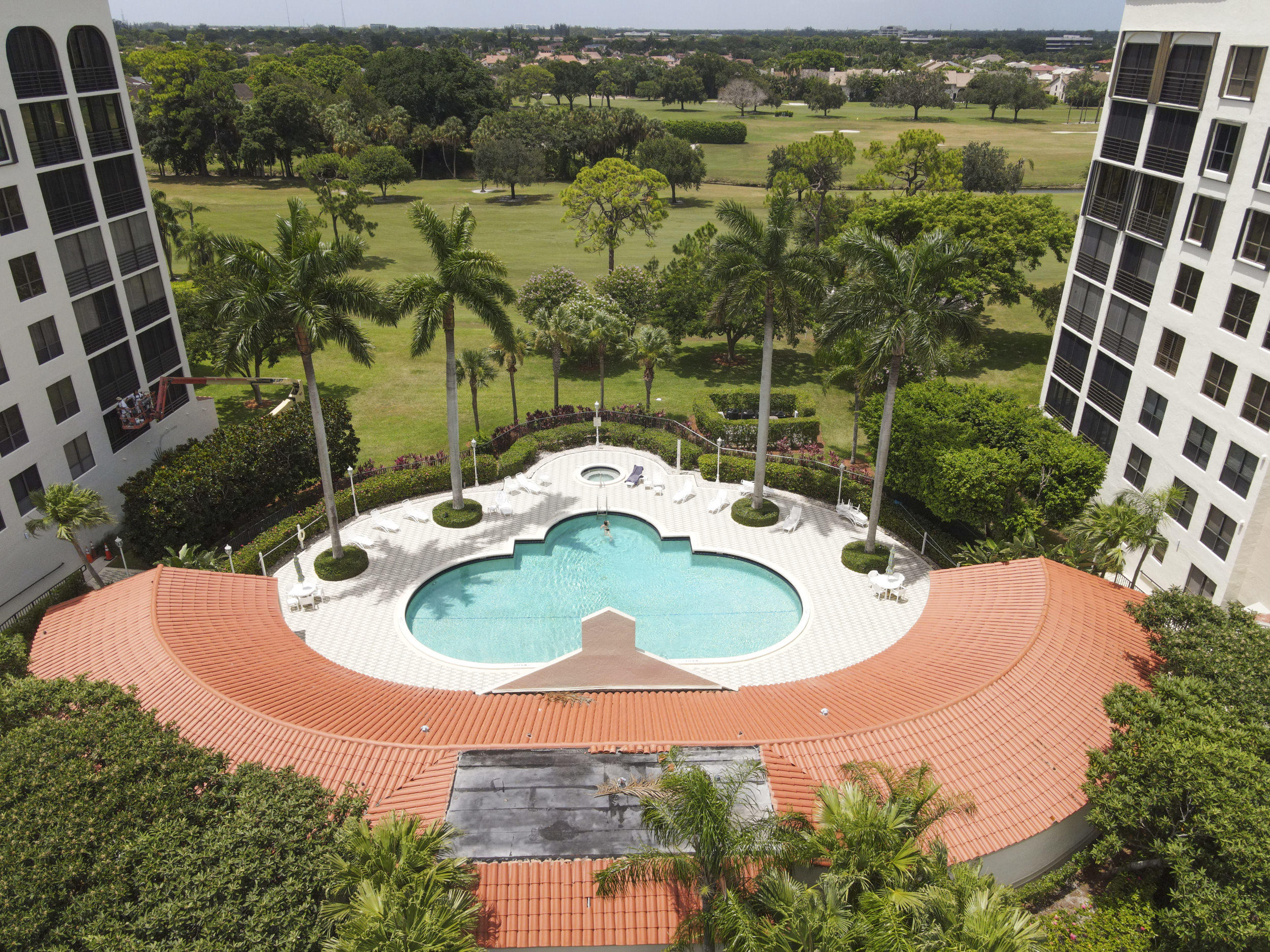 IMPERIAL ROYALE AT BOCA POINTE CONDO - Residential