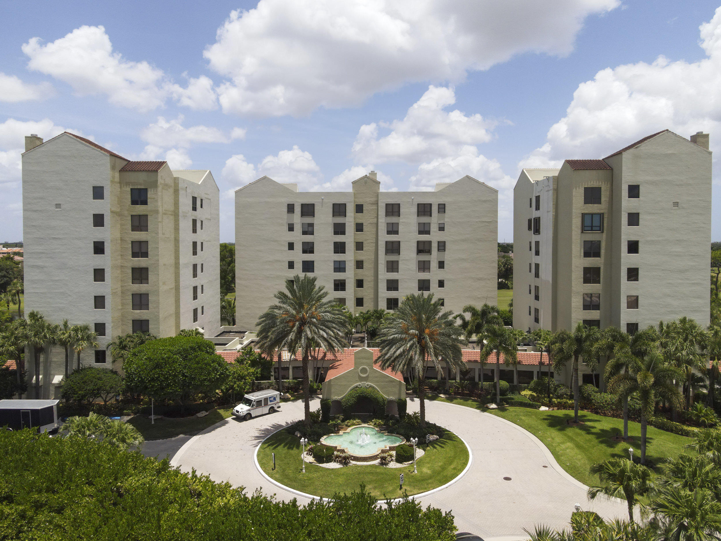 IMPERIAL ROYALE AT BOCA POINTE CONDO - Residential