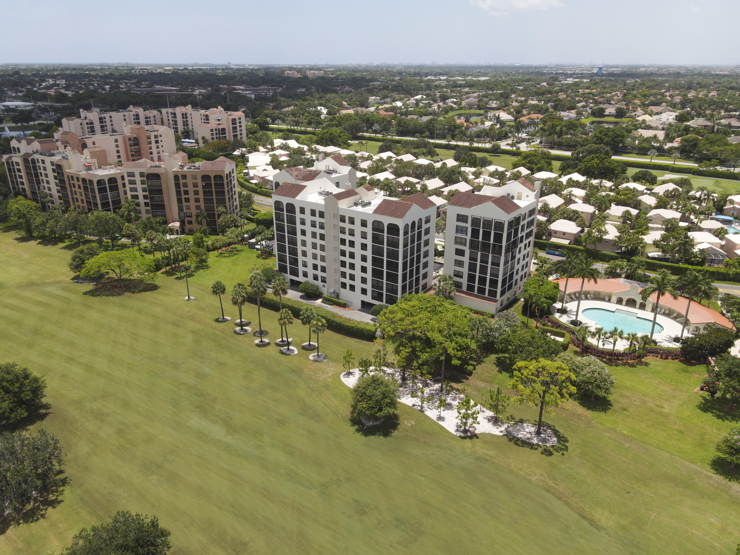 IMPERIAL ROYALE AT BOCA POINTE CONDO - Residential
