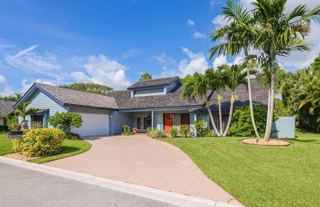 Photo of 10760 SE Jupiter Narrows Drive Dr, Hobe Sound, FL 33455 (MLS # R10814680)