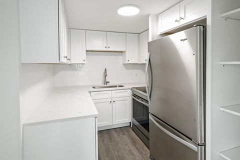 Tiny photo for 768 22nd Place, Vero Beach, FL 32960 (MLS # B26036201)