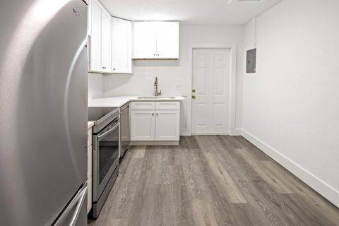 Tiny photo for 768 22nd Place, Vero Beach, FL 32960 (MLS # B26036201)