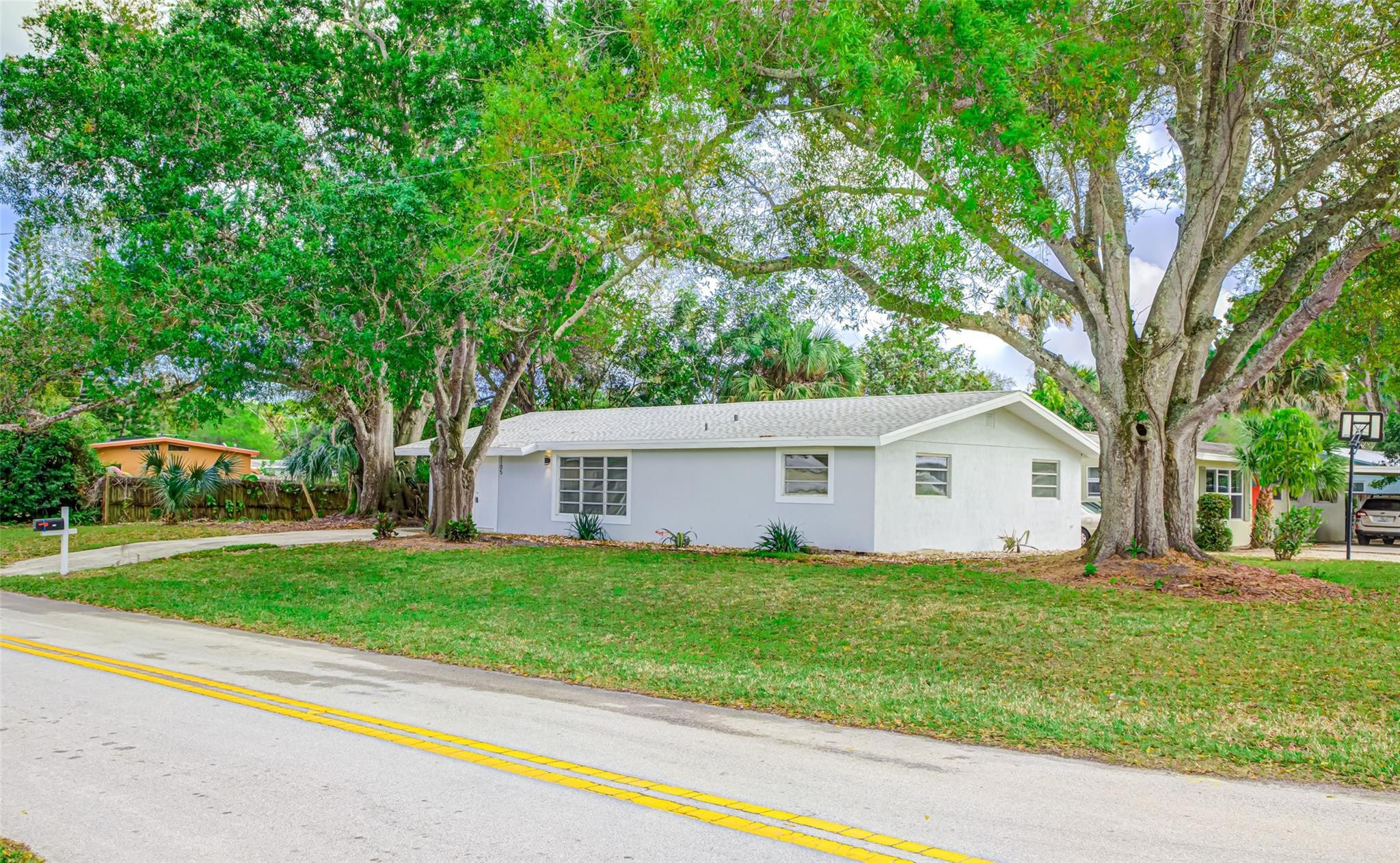 CHURCHILL DOWNS SUB - Residential Lease