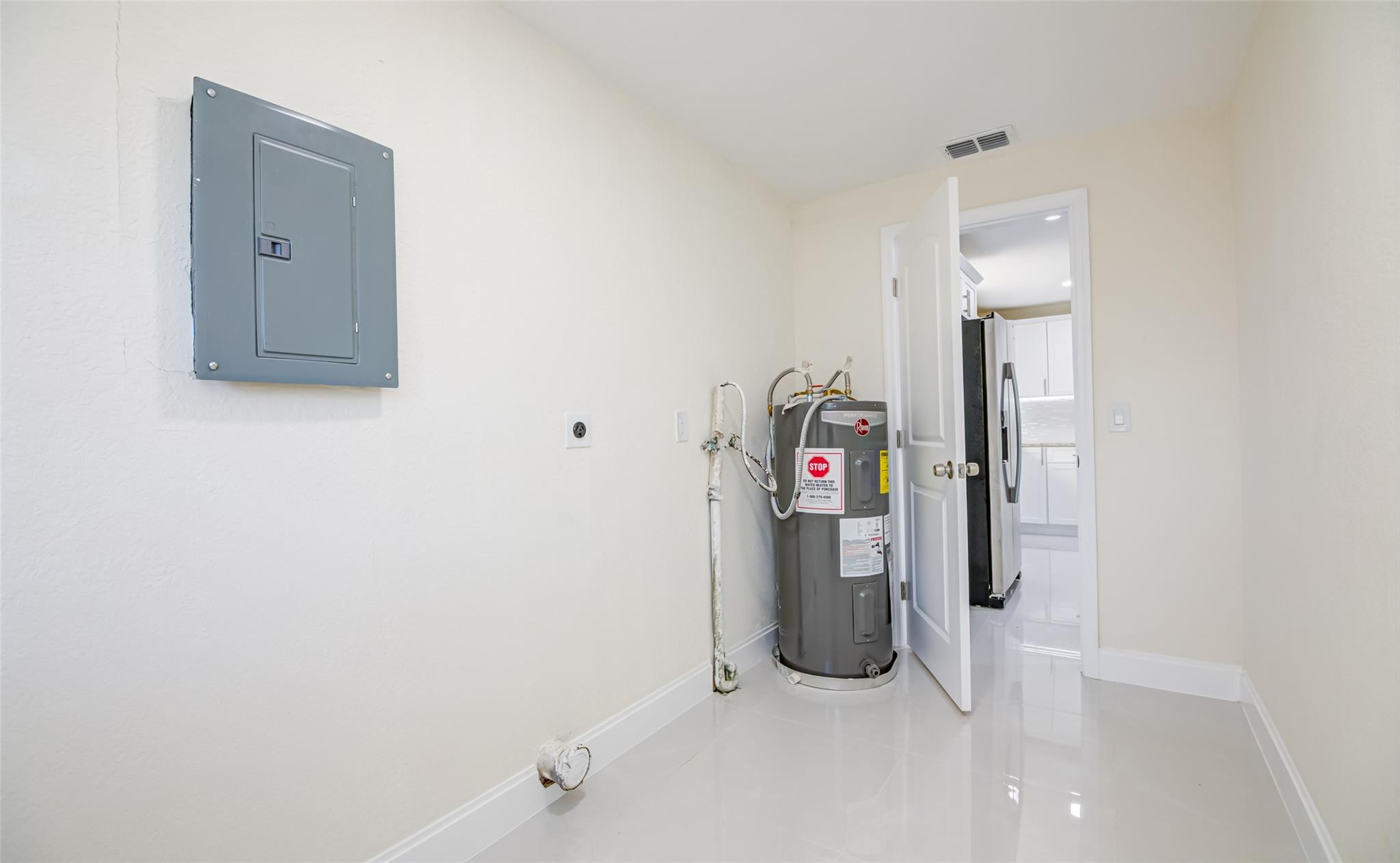 CHURCHILL DOWNS SUB - Residential Lease