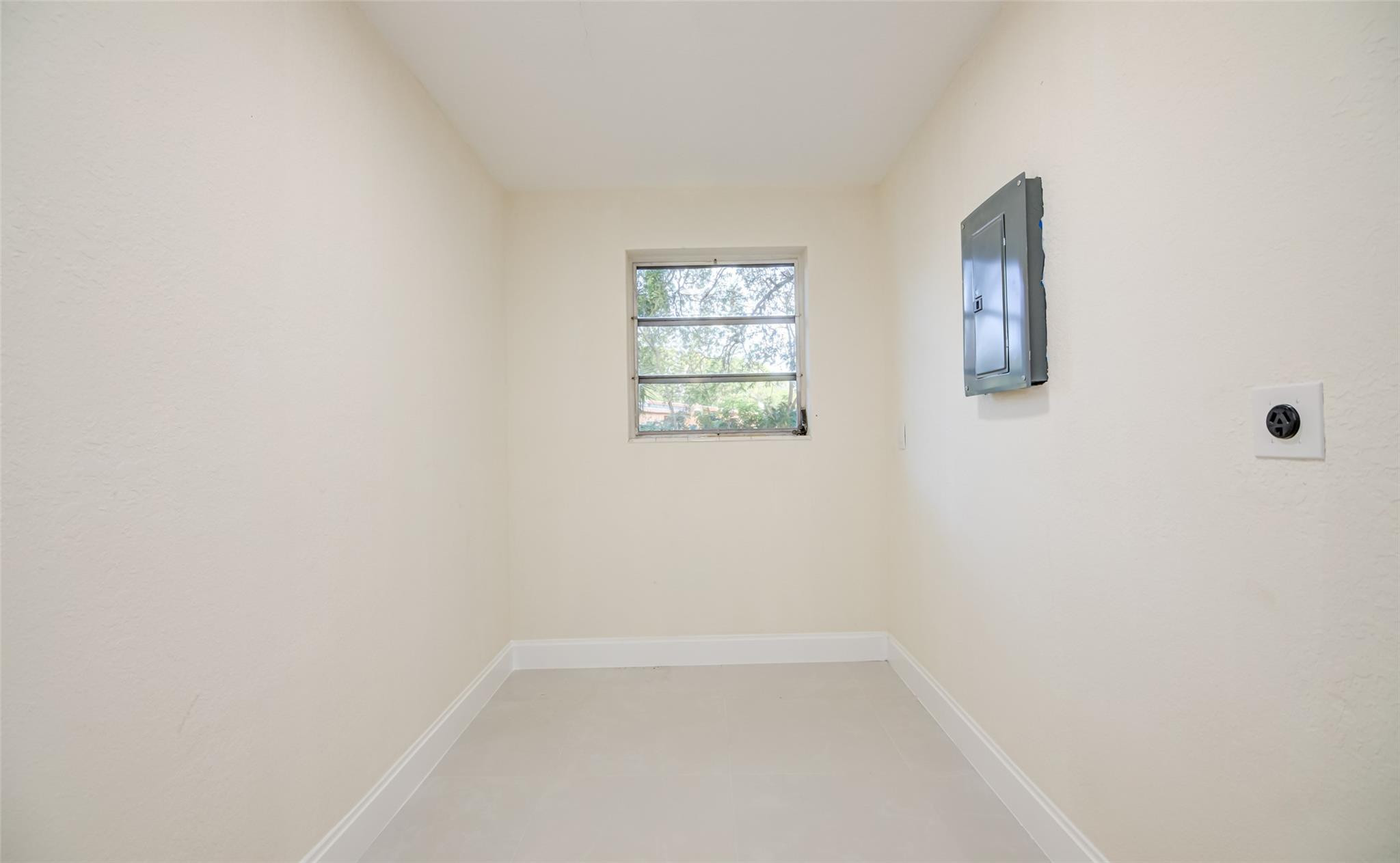 CHURCHILL DOWNS SUB - Residential Lease