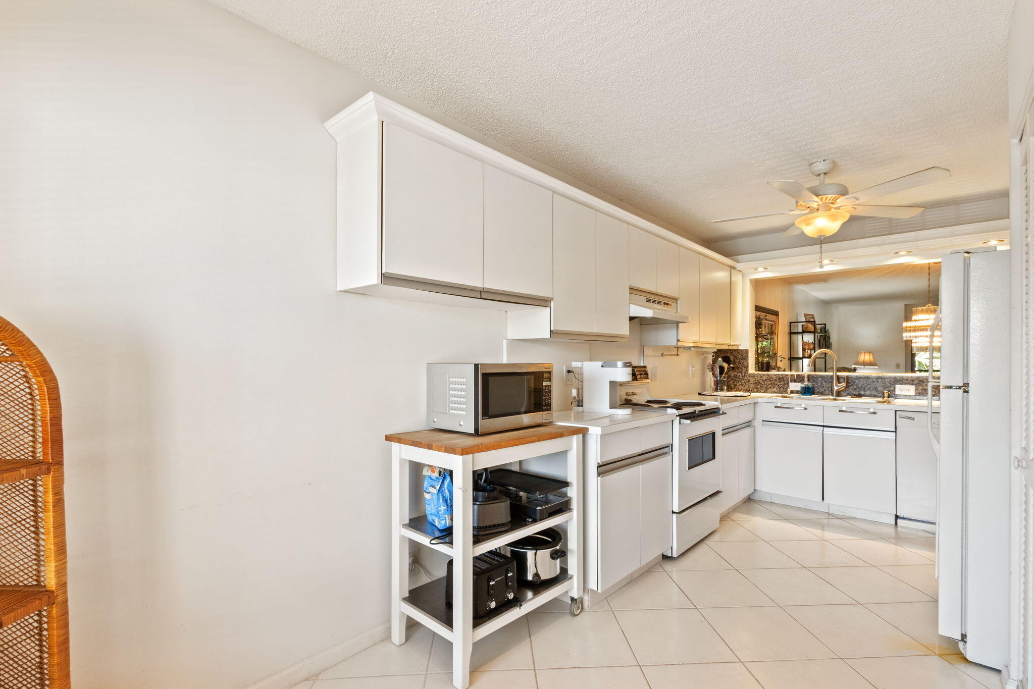 5380 CEDAR LAKE Drive 303