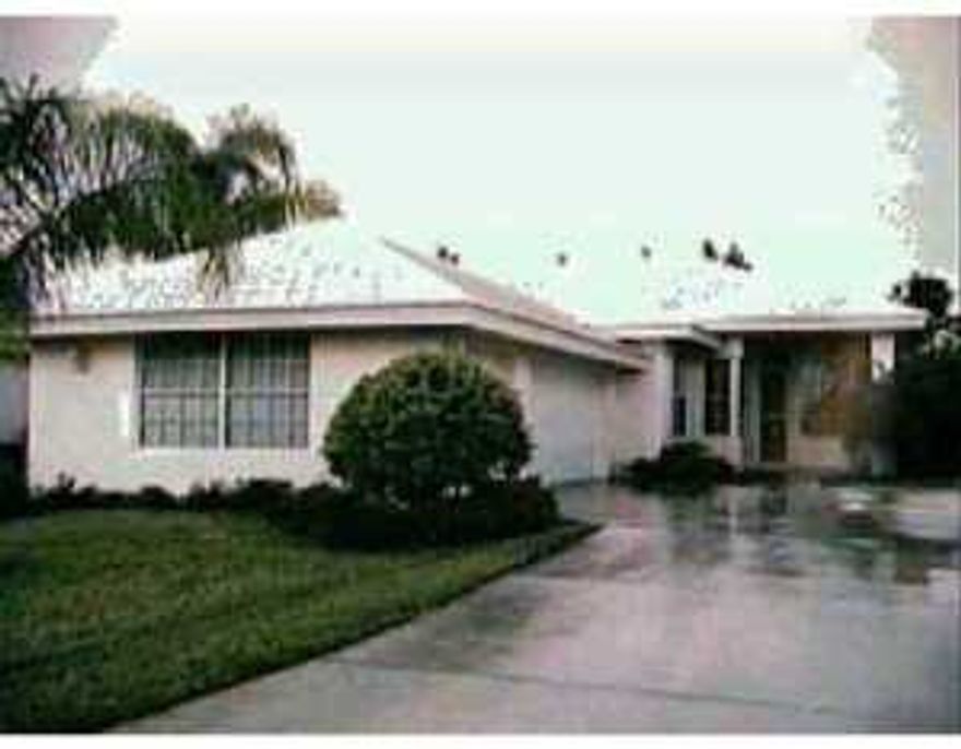 Not a short-sale or forclosure, Concrete Block Construction (CBS), Easy-to-show, Inground Pool, three (3)car-garage. 3 yr. old roof, super private, cul-de-sac, won't last !!!