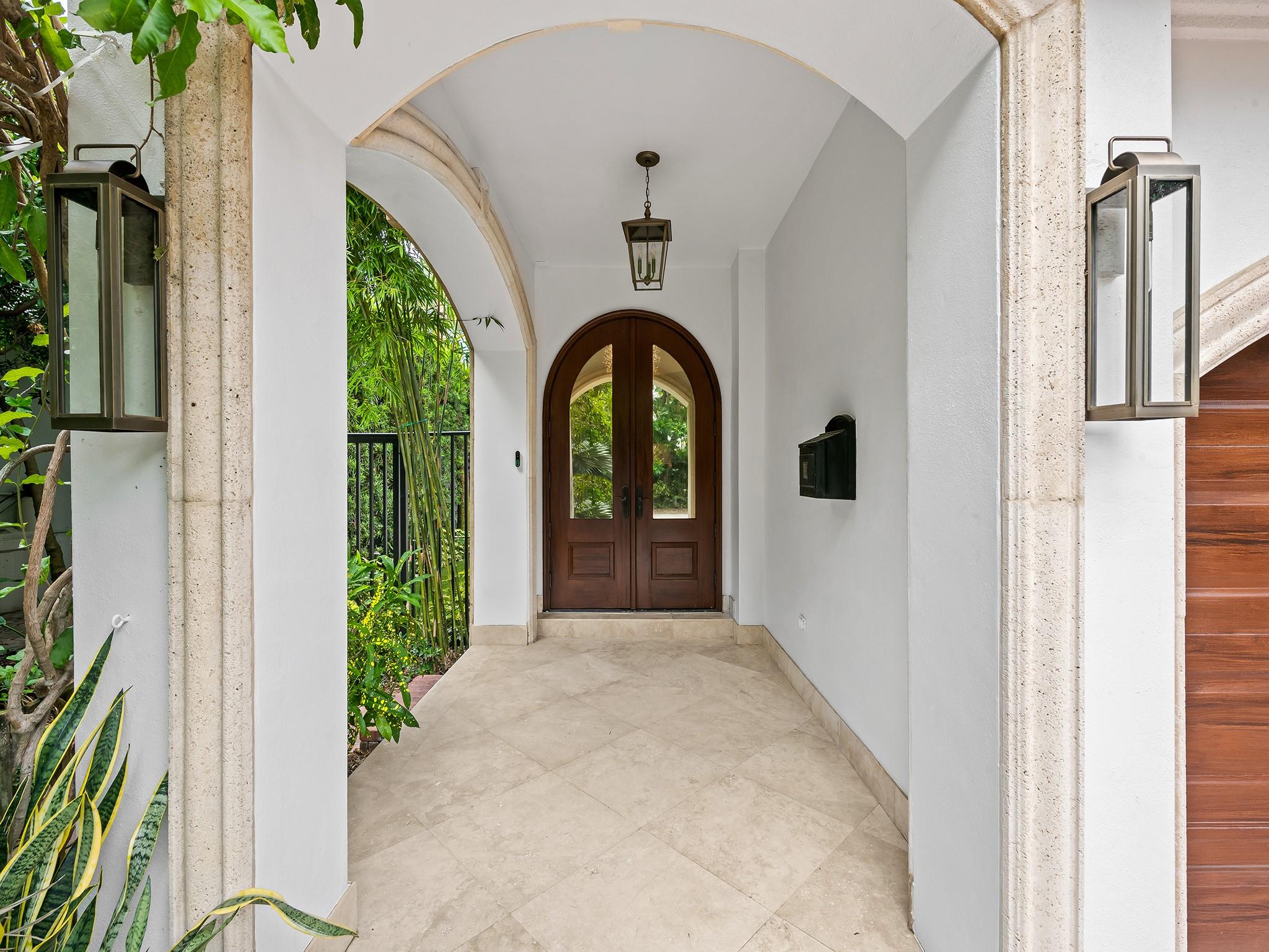 RIO VISTA ISLES - Residential