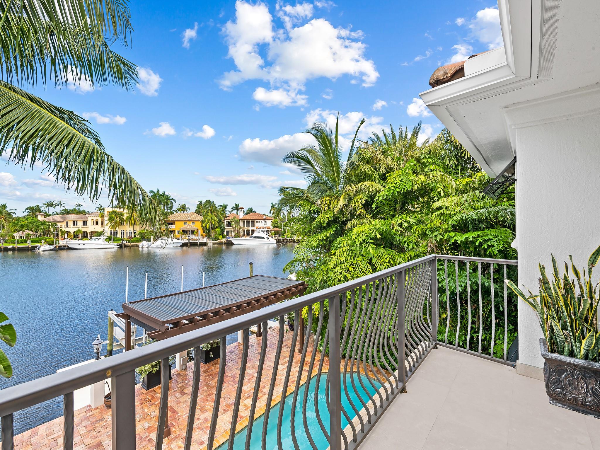 RIO VISTA ISLES - Residential