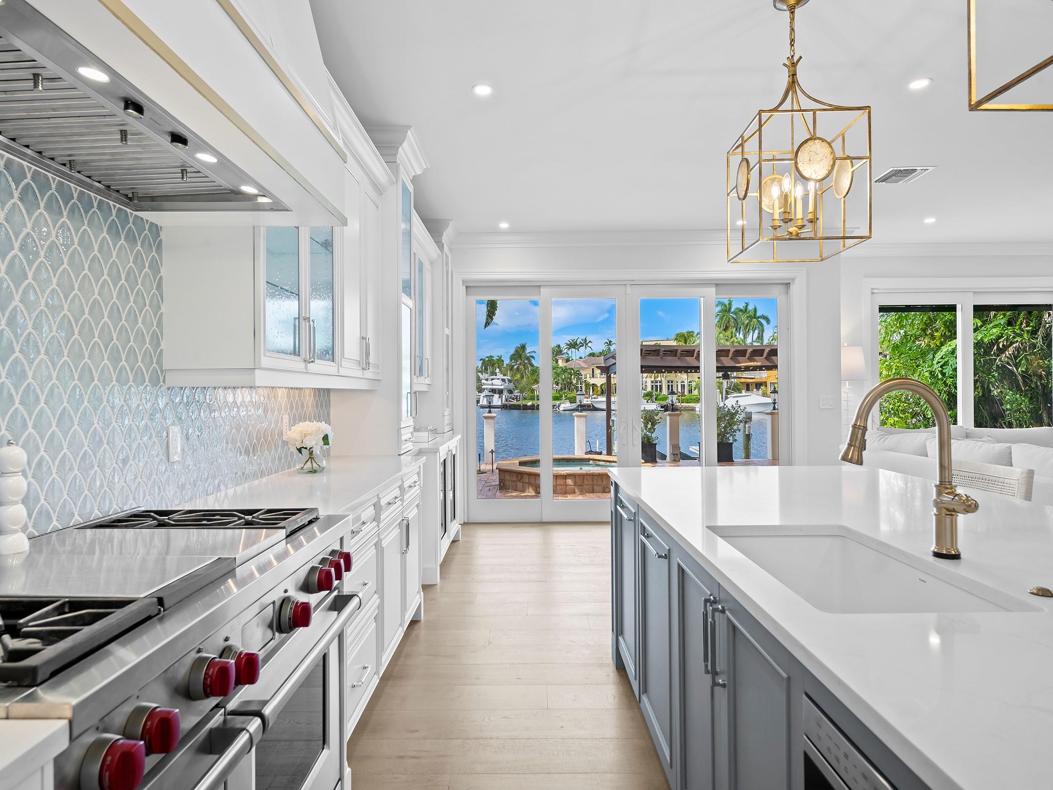 RIO VISTA ISLES - Residential