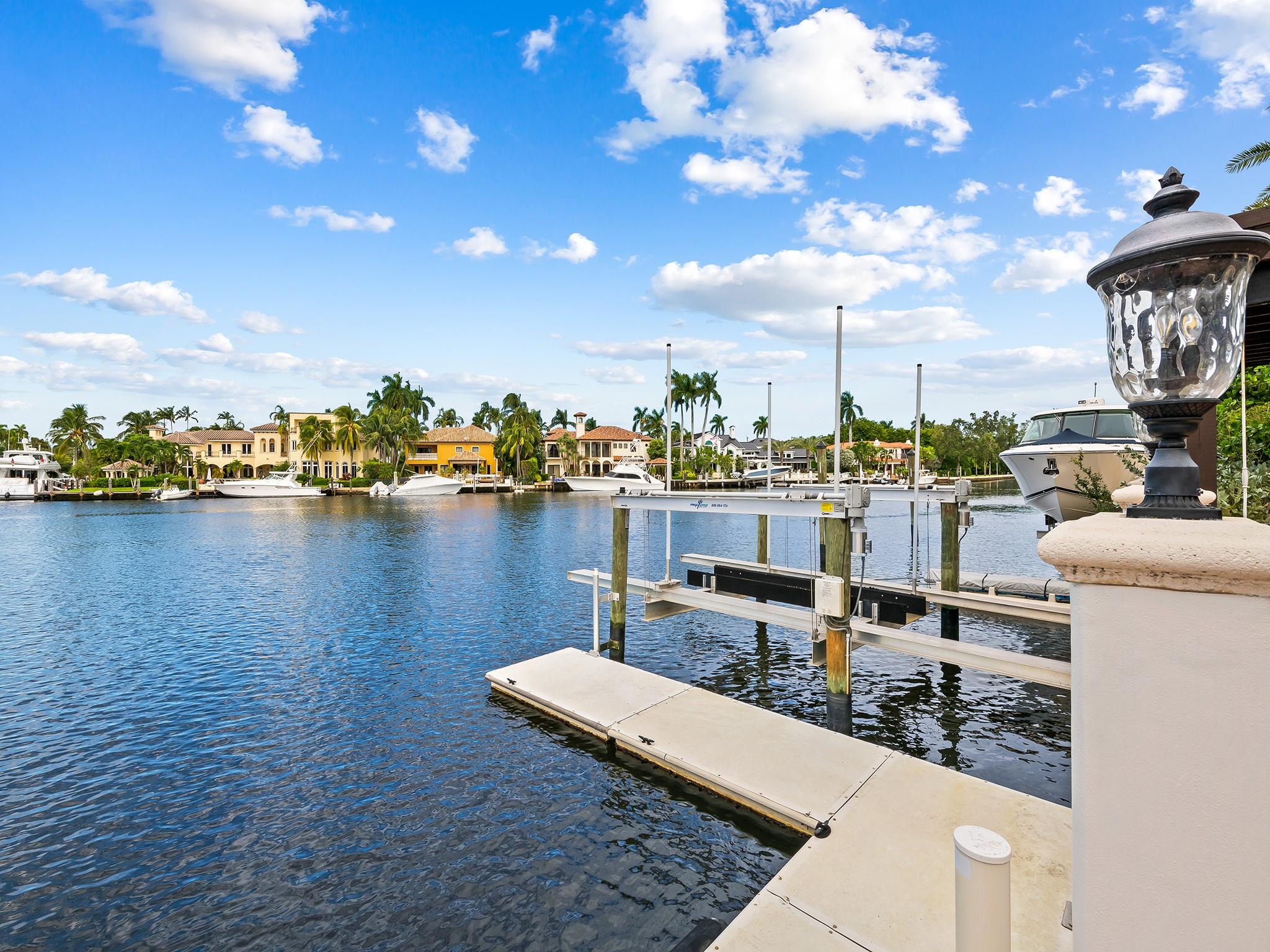 RIO VISTA ISLES - Residential