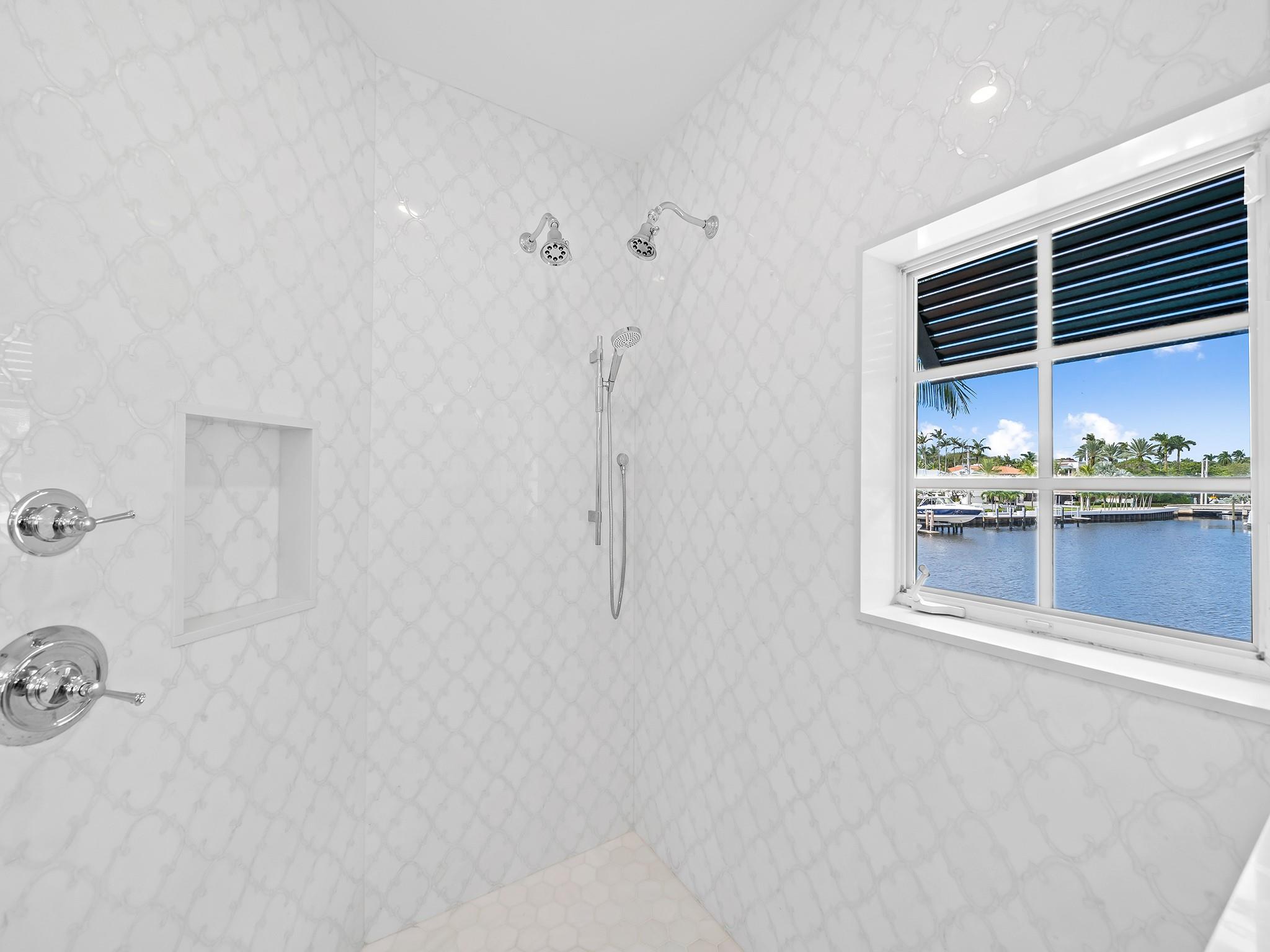 RIO VISTA ISLES - Residential