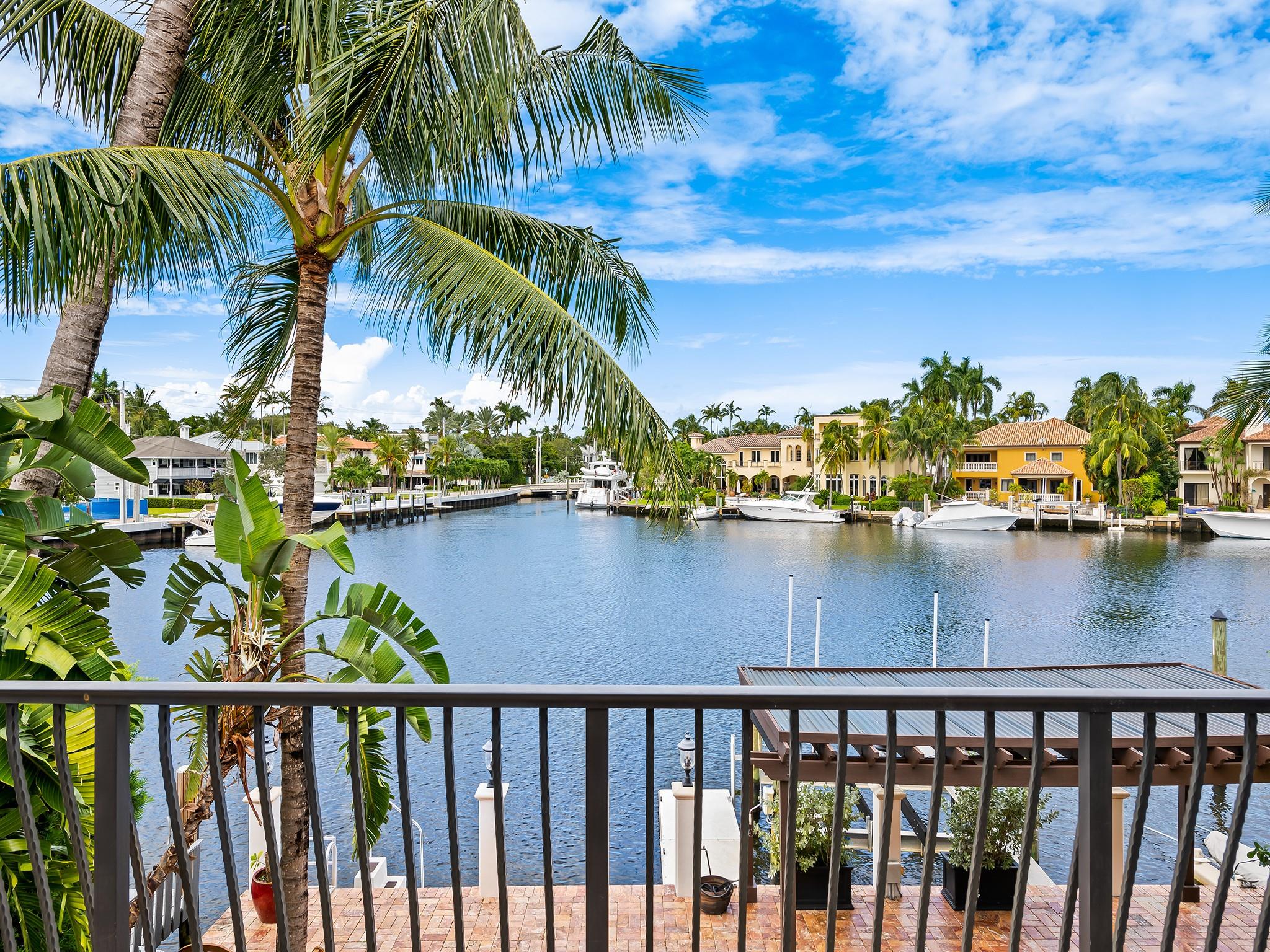 RIO VISTA ISLES - Residential