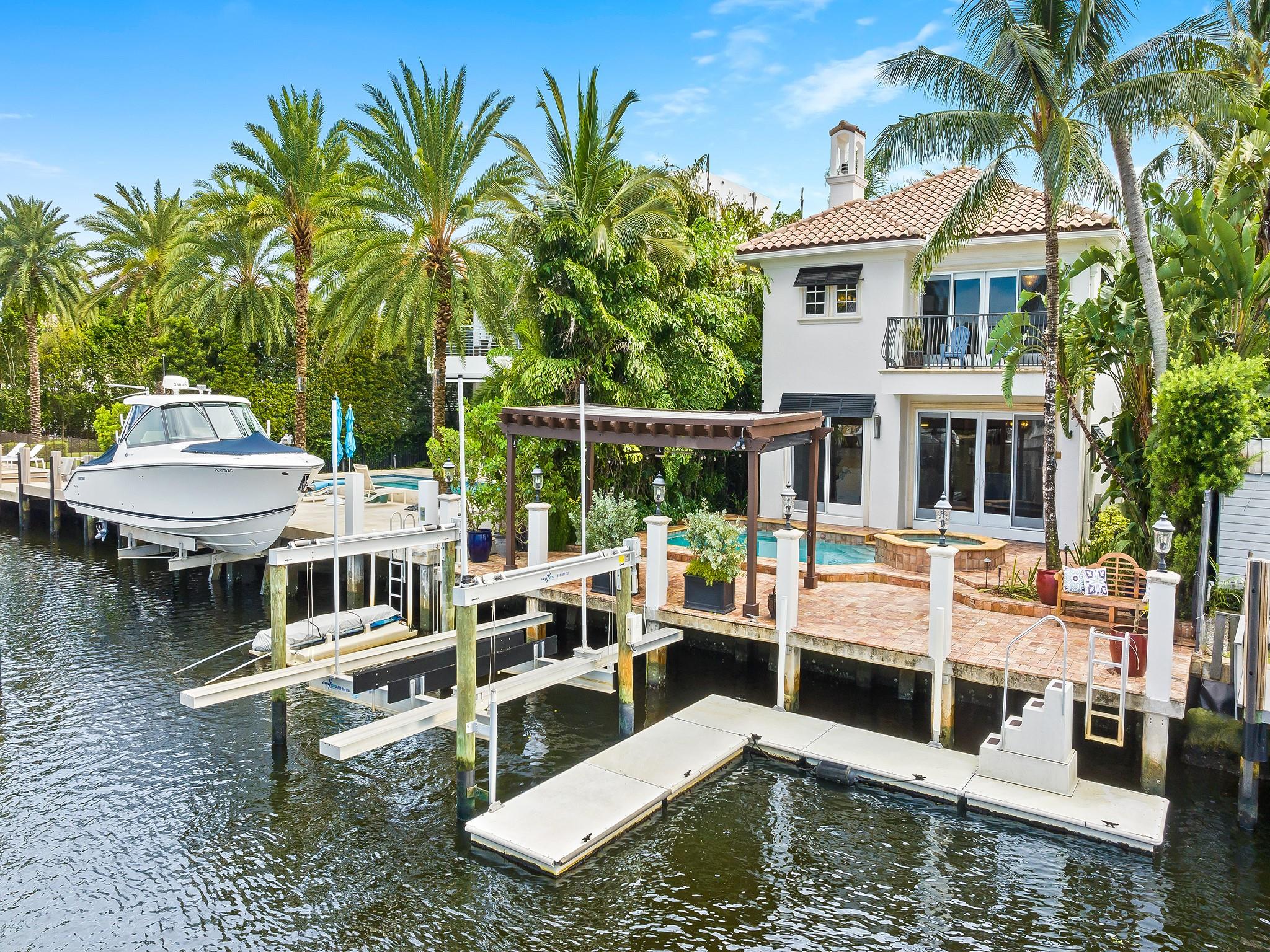 RIO VISTA ISLES - Residential