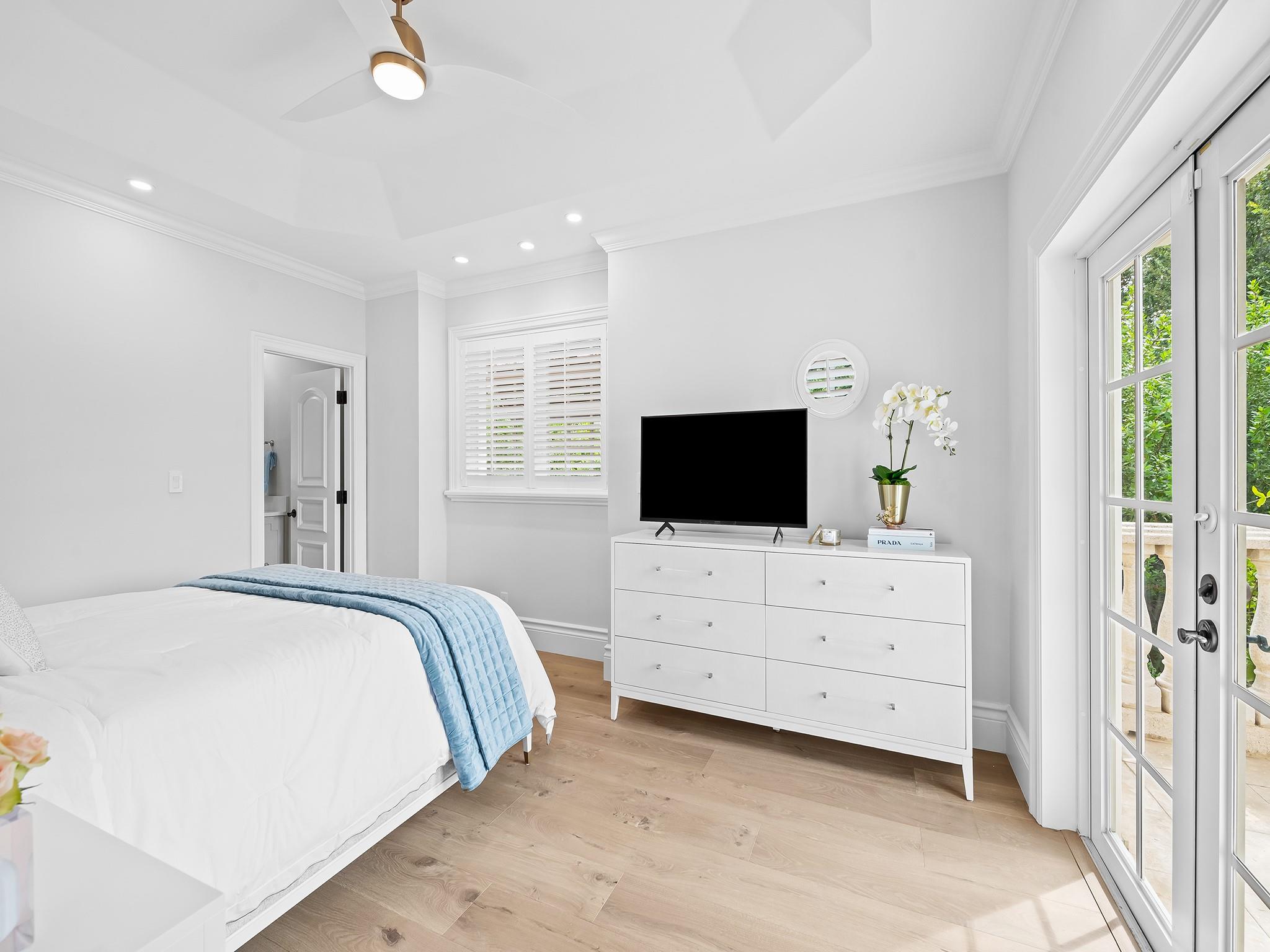 RIO VISTA ISLES - Residential