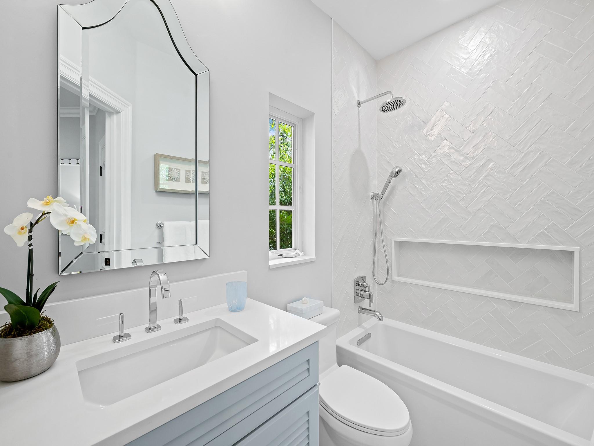 RIO VISTA ISLES - Residential