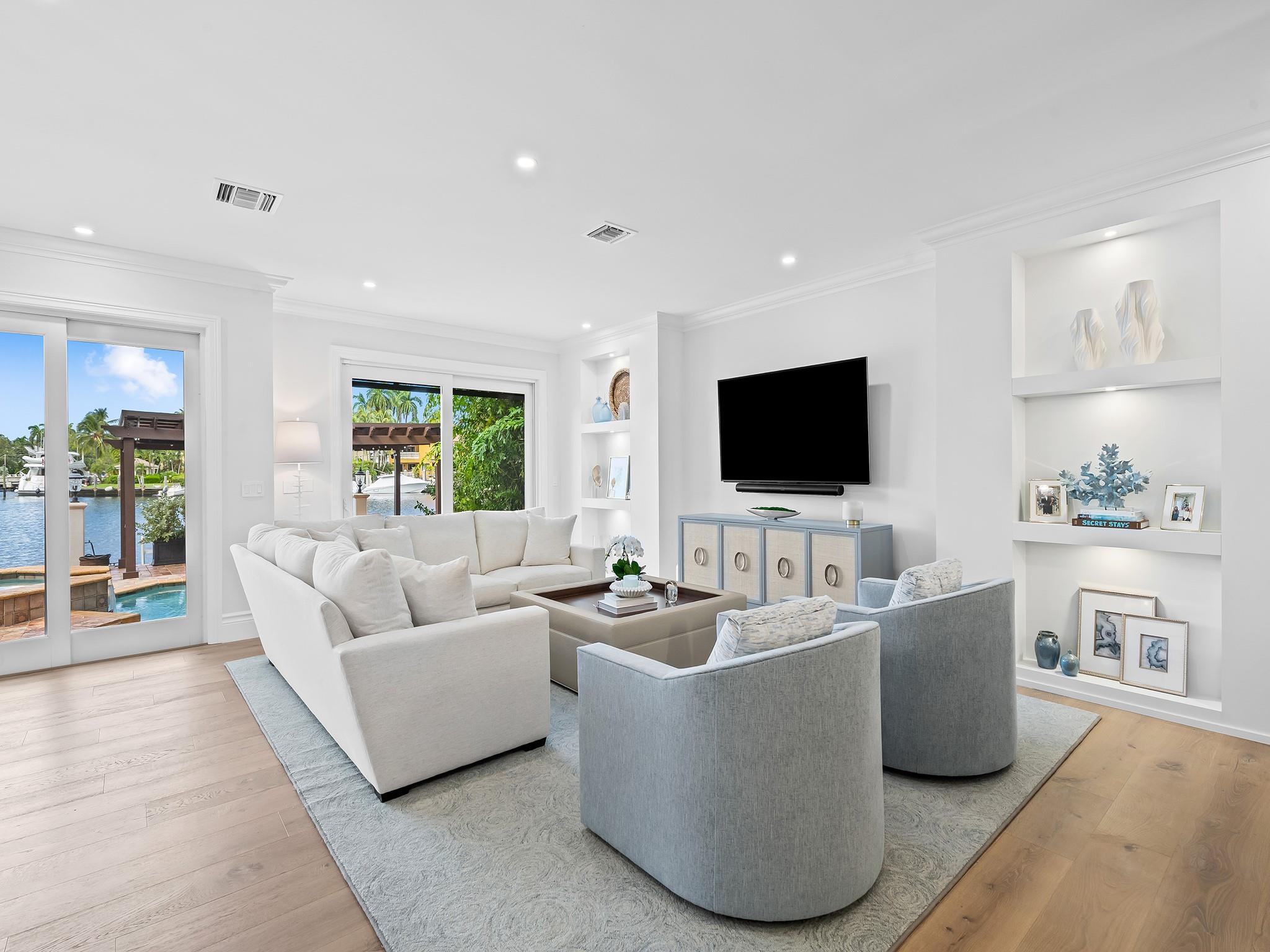 RIO VISTA ISLES - Residential