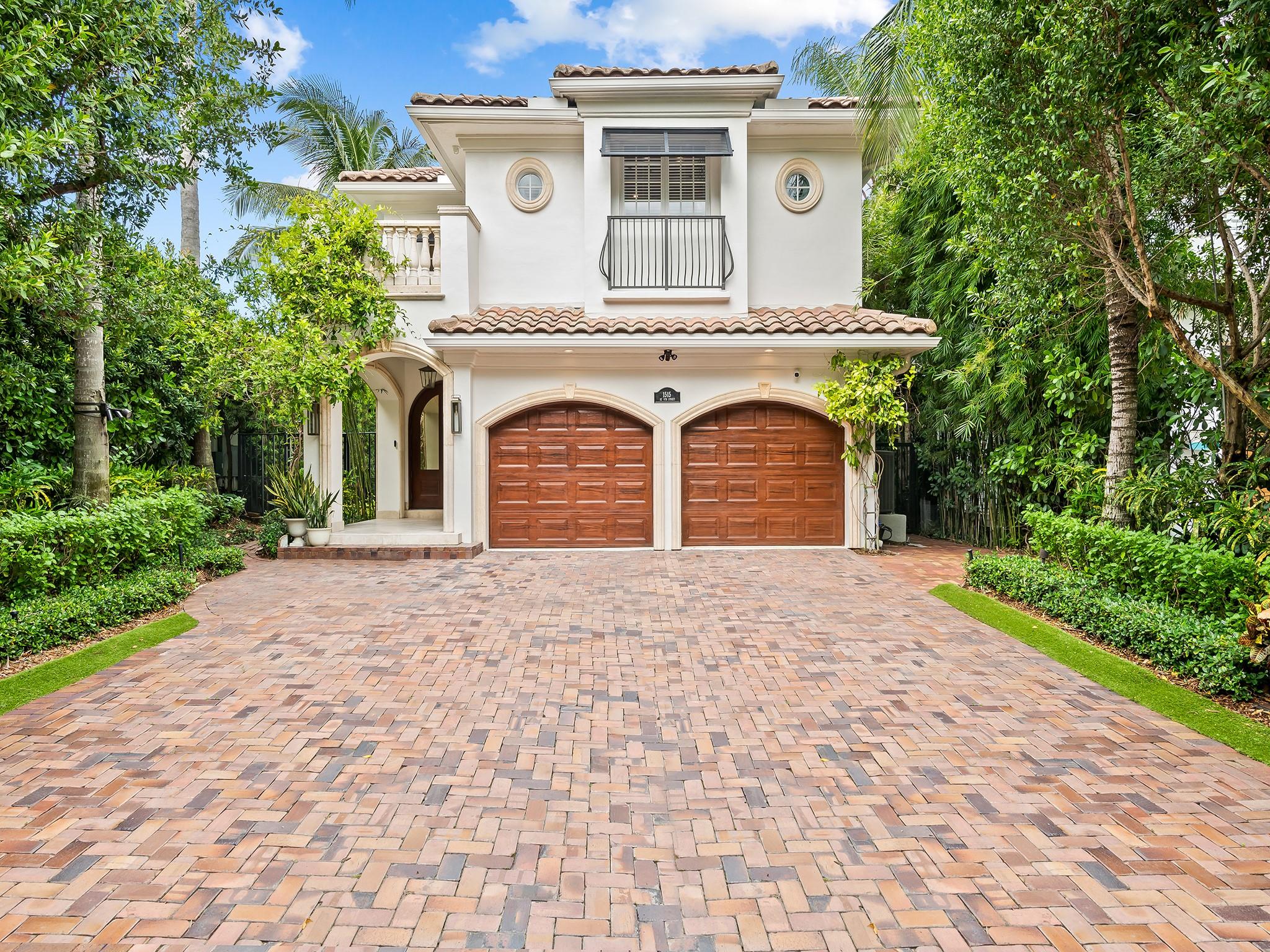 RIO VISTA ISLES - Residential