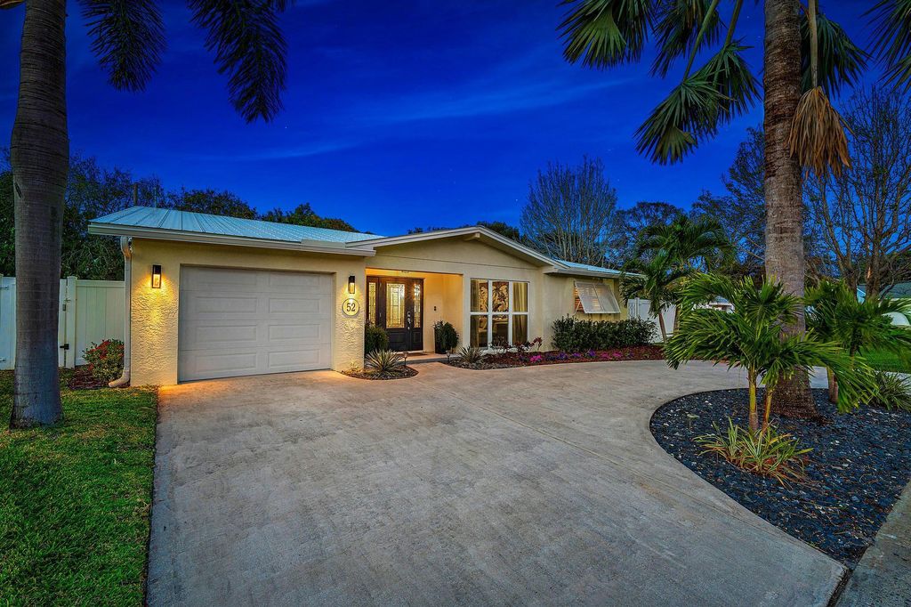 Photo of 52 Azalea Circle, Tequesta, FL 33469 (MLS # R10961724)