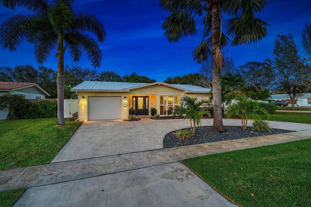 Photo of 52 Azalea Circle, Tequesta, FL 33469 (MLS # R10961724)