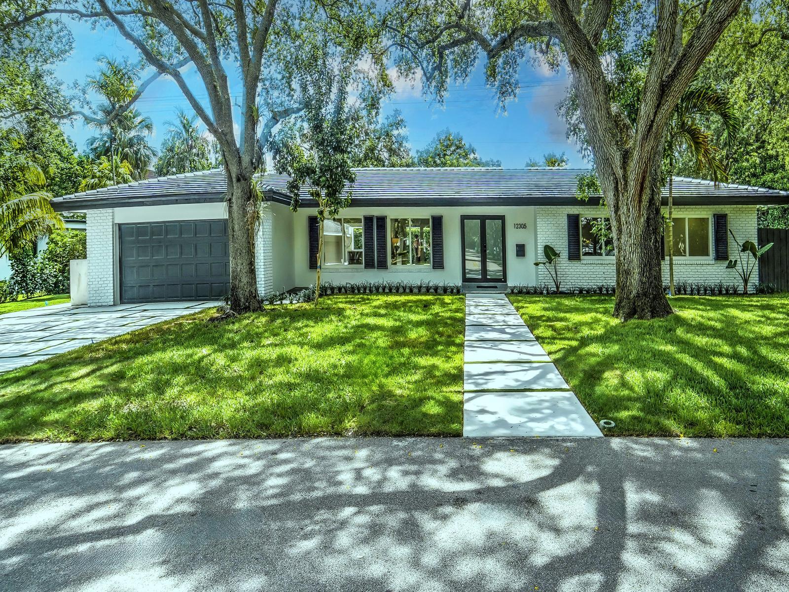 Photo 1 of 43 — 12305 SW 73rd Avenue, Pinecrest, FL 33156