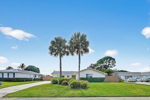 Photo of 3790 Dogwood Avenue, Palm Beach Gardens, FL 33410 (MLS # R11166703)
