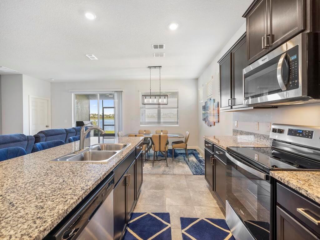 TRADITION PLAT NO 20 - TH - Residential Lease