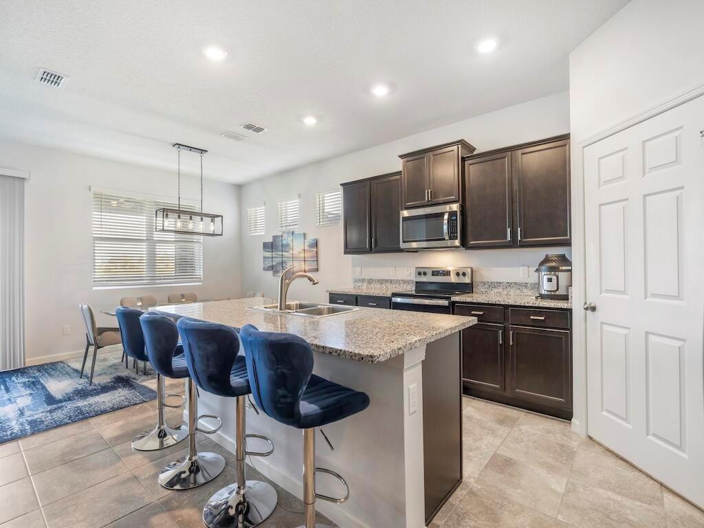 TRADITION PLAT NO 20 - TH - Residential Lease