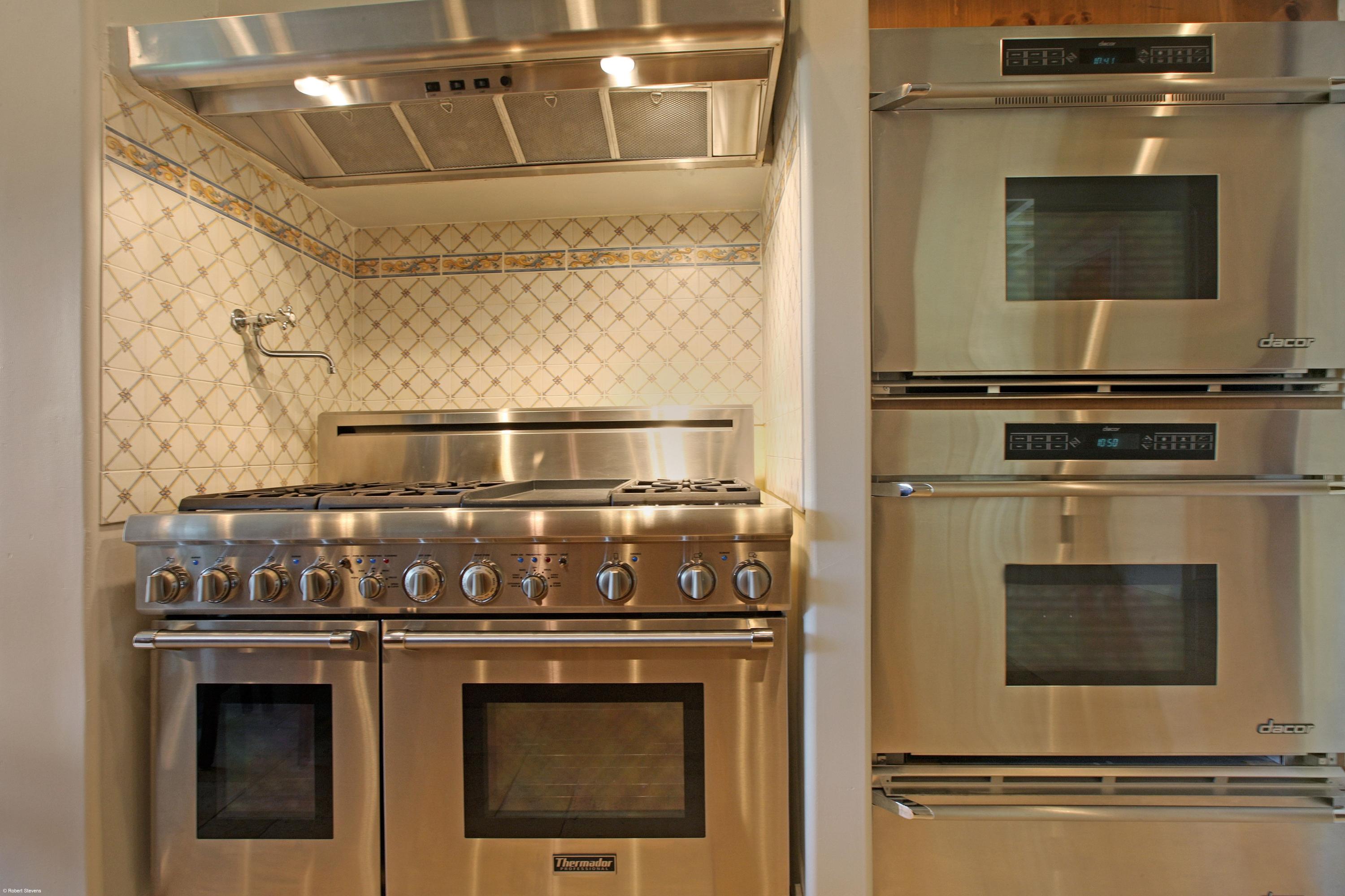 MALLET HILL OF WELLINGTON COUNTRYPLACE - Residential