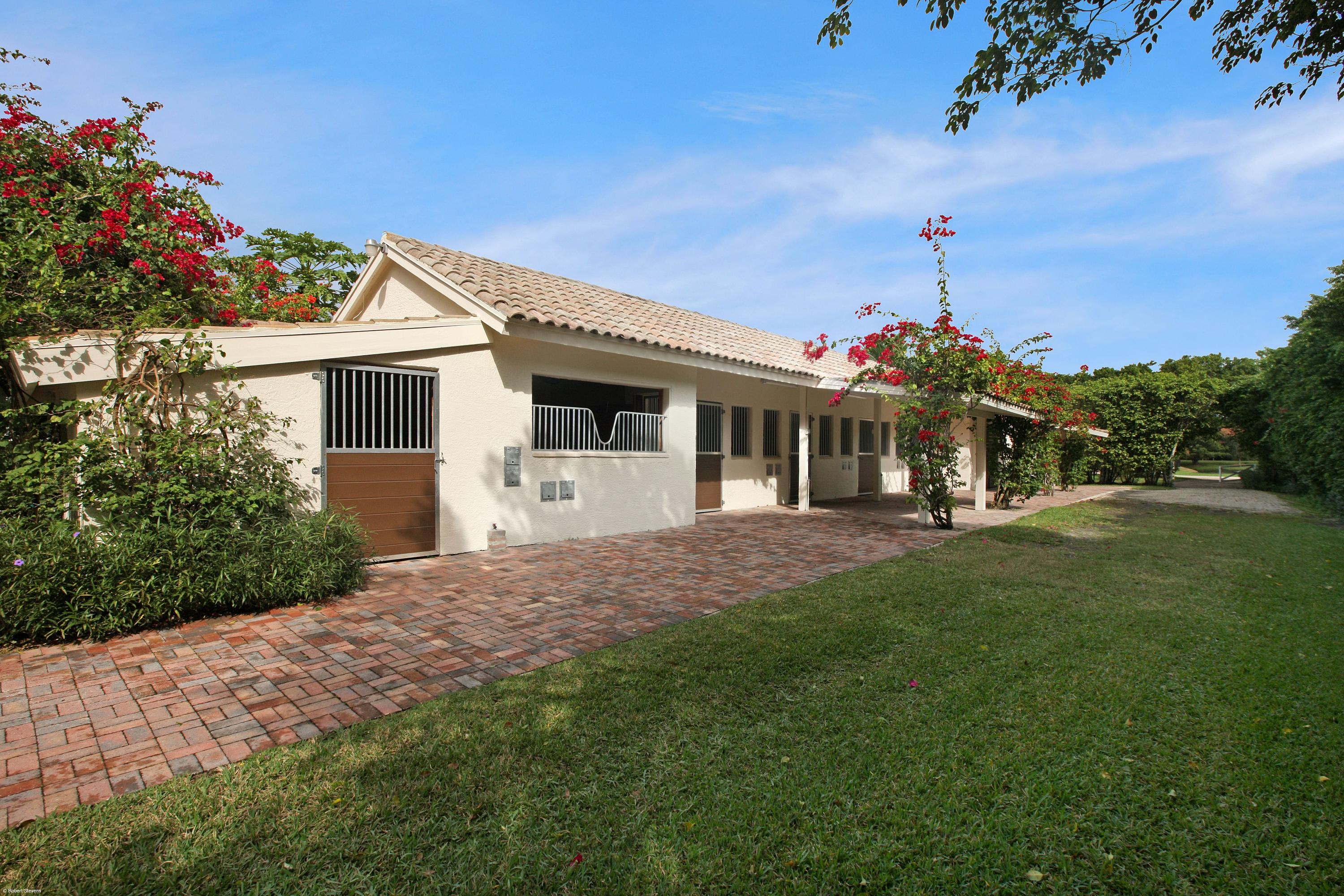 MALLET HILL OF WELLINGTON COUNTRYPLACE - Residential