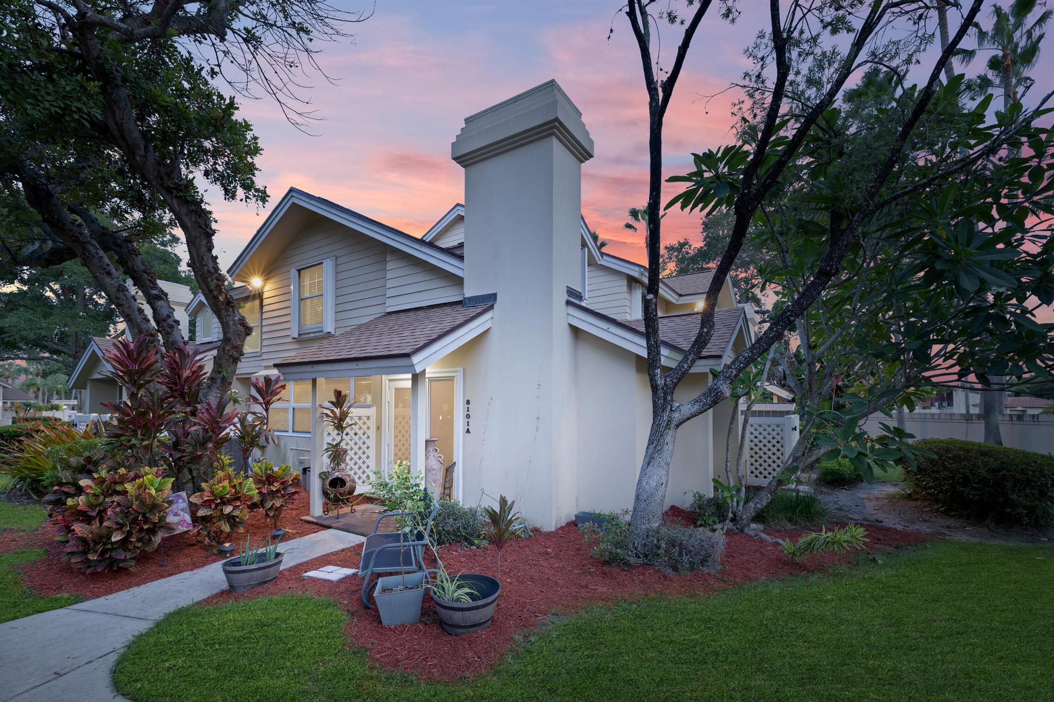 8101 Oakton Court 1a, Lake Clarke Shores, FL, 33406/$330,000 2 8101 Oakton Court 1a