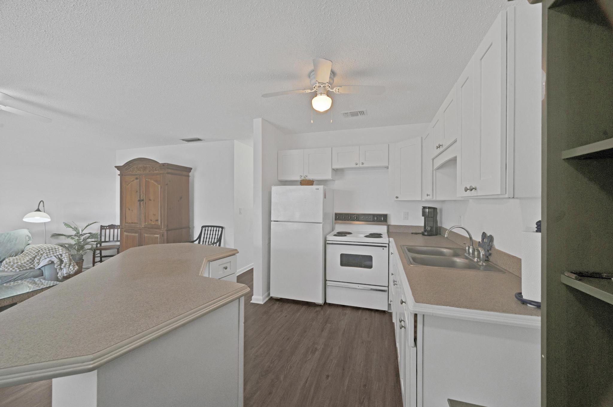 Photo 13 of 27 of 2929 SE Ocean Boulevard 9 condo