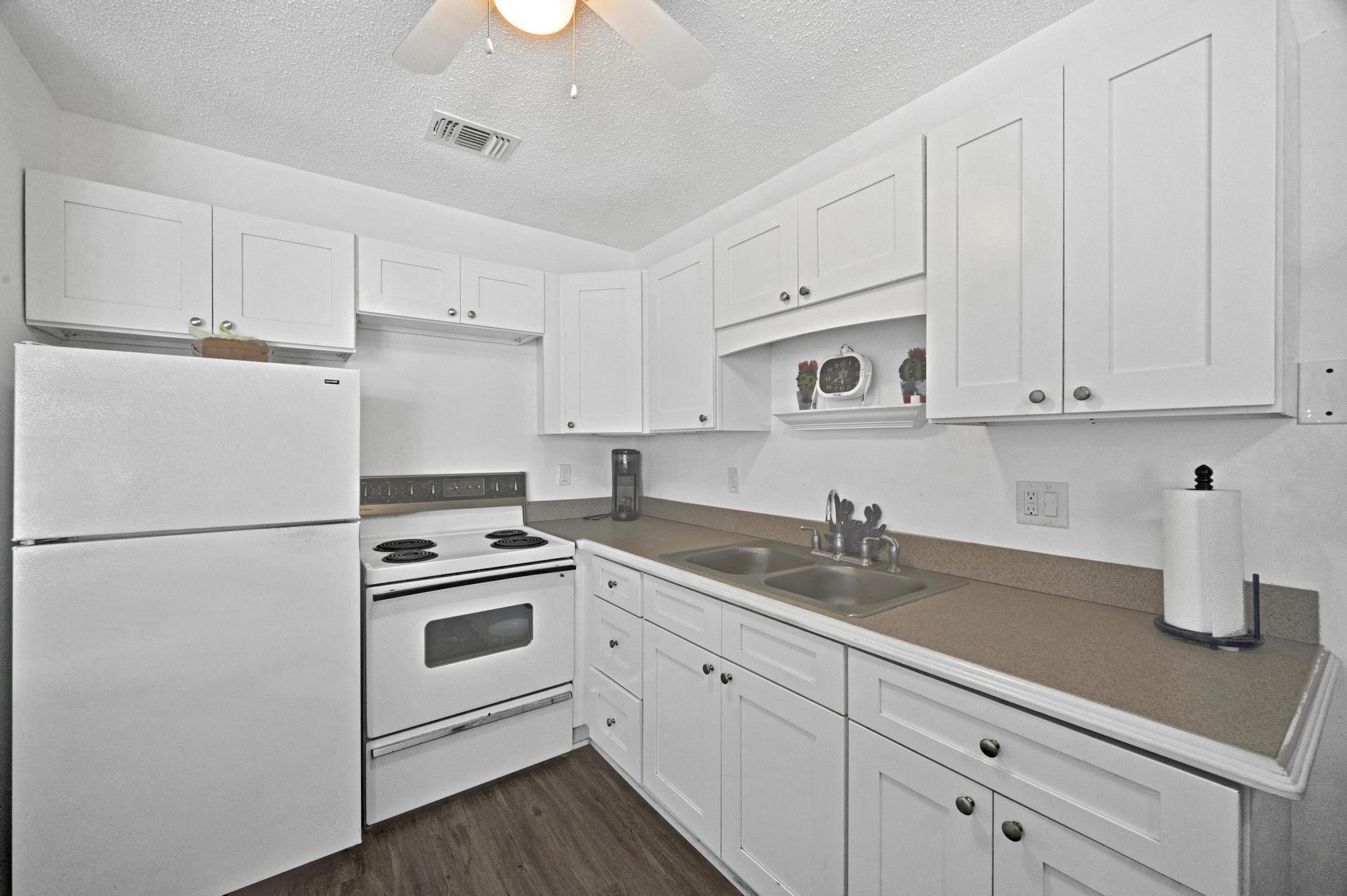 Photo 14 of 27 of 2929 SE Ocean Boulevard 9 condo