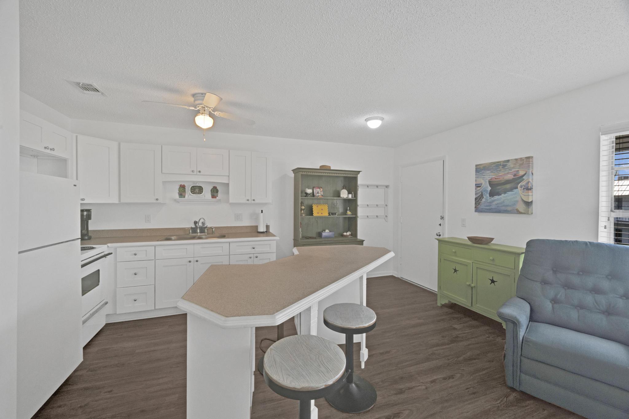Photo 12 of 27 of 2929 SE Ocean Boulevard 9 condo