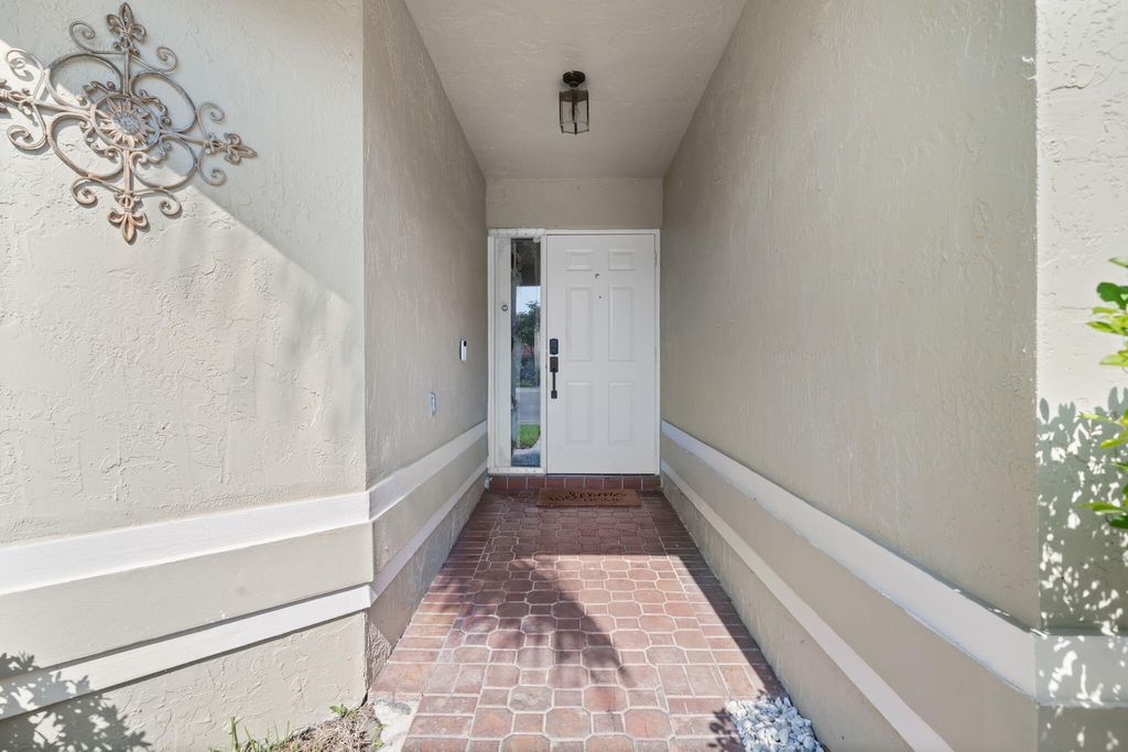 Photo of 2540 NW 80th Avenue, Margate, FL 33063 (MLS # B26031926)