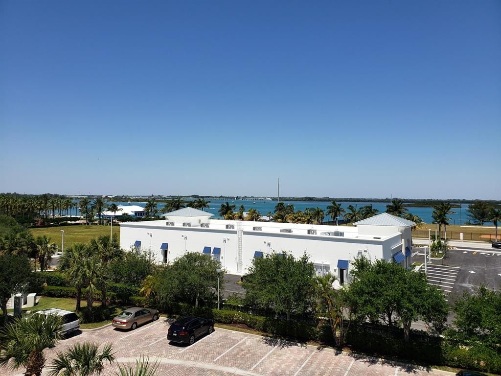 Photo of 37 Harbour Isle Drive Dr E #Ph05, Fort Pierce, FL 34949 (MLS # R10707568)