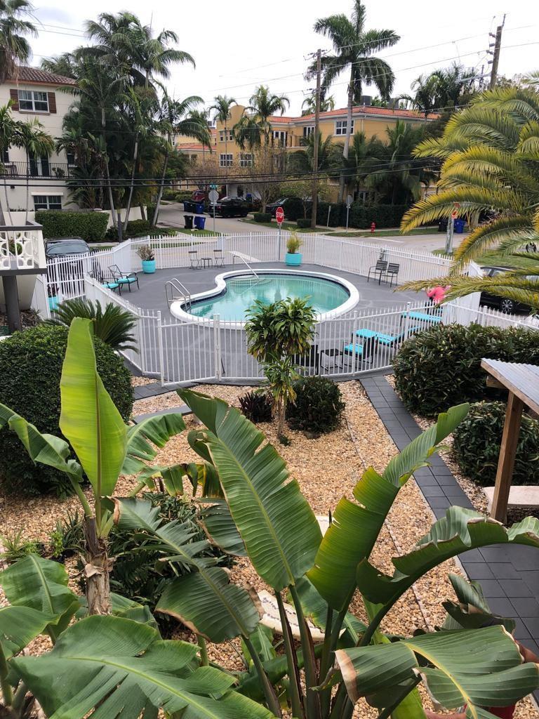 Nice one bedroom apartment on the first-floor open kitchen concept, beautiful building with a shared laundry room, and nice swimming pool. Amazing location at the heart of Victoria Park. The unit features tile flooring throughout and is in excellent condition. Enjoy the convenience of an on-site laundry facility, Your furry friends are welcome here! Moving in is a breeze with just the first month's rent and a security deposit required. Plus, there's no minimum credit score needed, and most approvals are completed within 24 hours. Utilities fee will be added to rent for water, waste. Don't miss out on this fantastic opportunity—contact us today for more details or to schedule a viewing!
