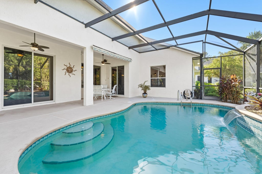 Photo of 4533 6TH Lane SW, Vero Beach, FL 32968 (MLS # B26079066)