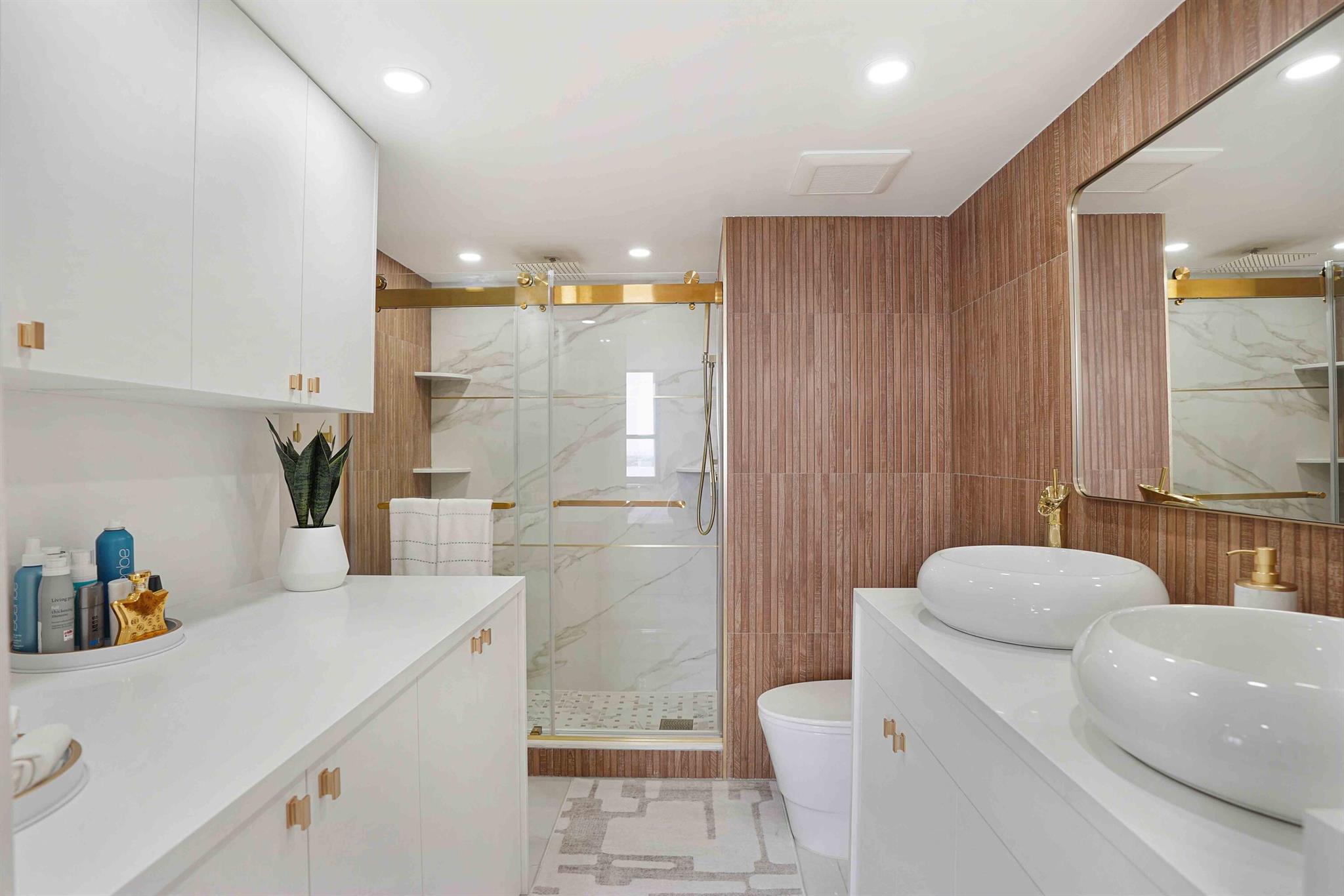 DUNES TOWERS COND A & B 15-42-43, PART OF GOV LOT - Residential