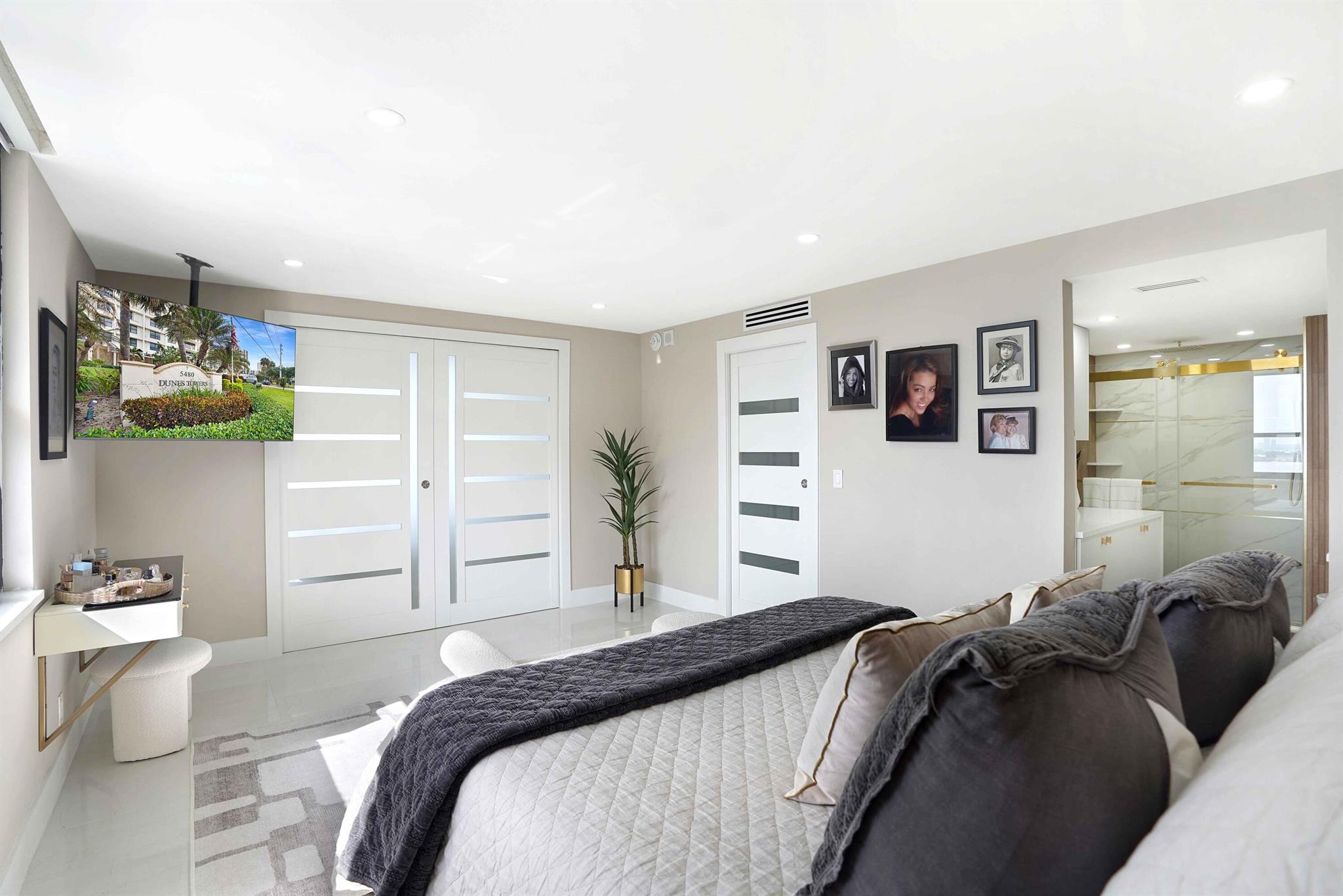 DUNES TOWERS COND A & B 15-42-43, PART OF GOV LOT - Residential