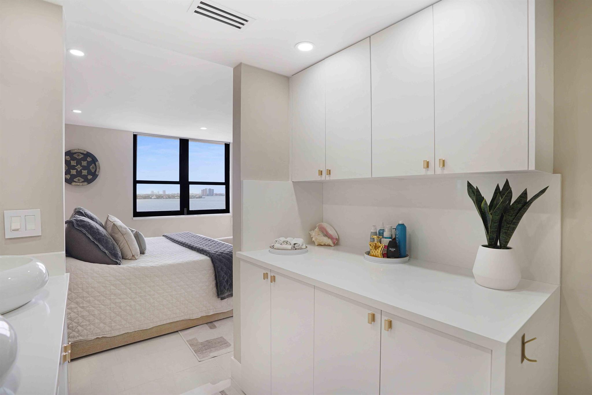 DUNES TOWERS COND A & B 15-42-43, PART OF GOV LOT - Residential