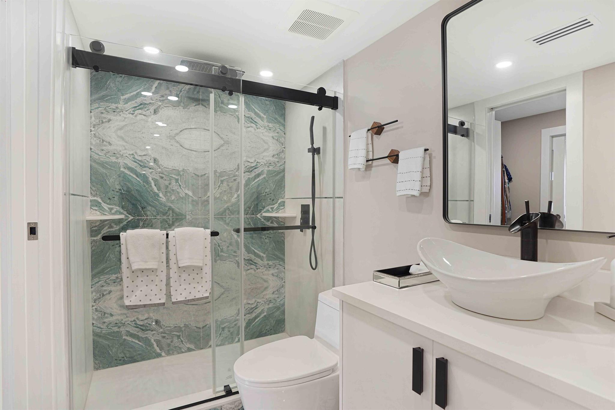 DUNES TOWERS COND A & B 15-42-43, PART OF GOV LOT - Residential