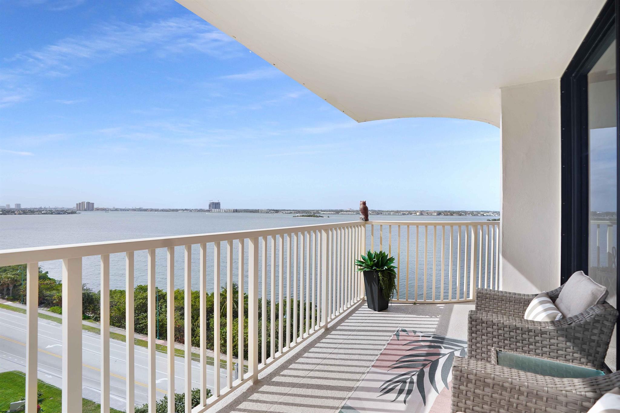 DUNES TOWERS COND A & B 15-42-43, PART OF GOV LOT - Residential