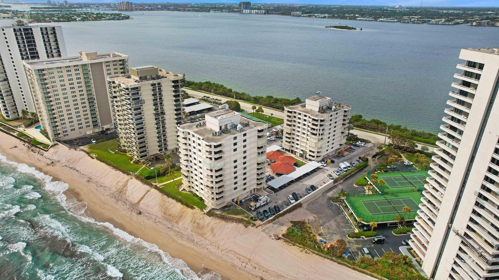 DUNES TOWERS COND A & B 15-42-43, PART OF GOV LOT - Residential