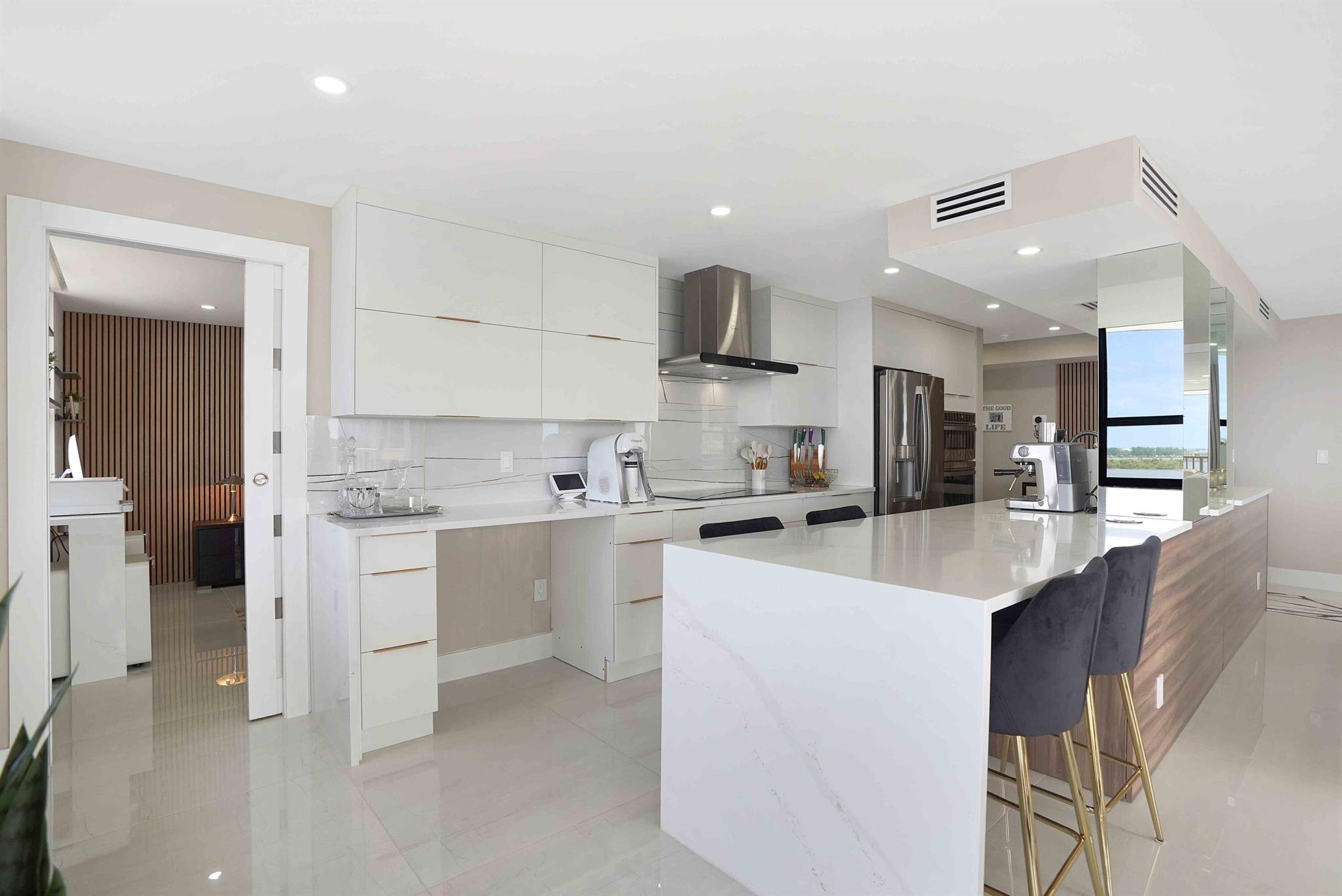 DUNES TOWERS COND A & B 15-42-43, PART OF GOV LOT - Residential