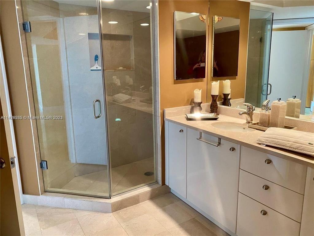 16500 Collins Ave 2052
