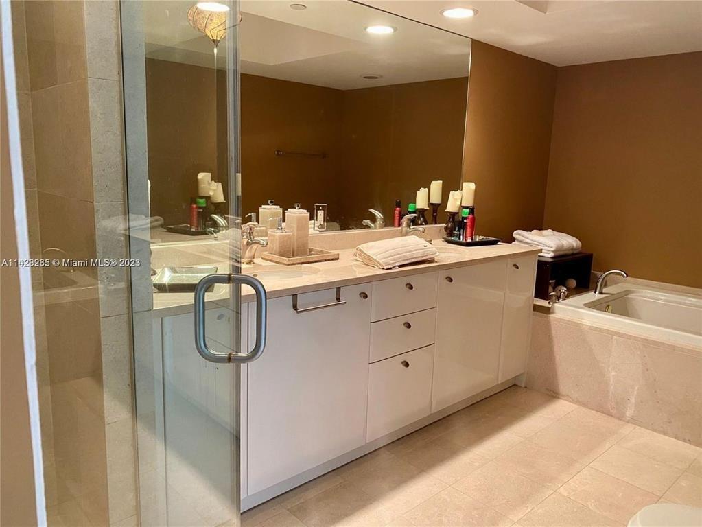 16500 Collins Ave 2052