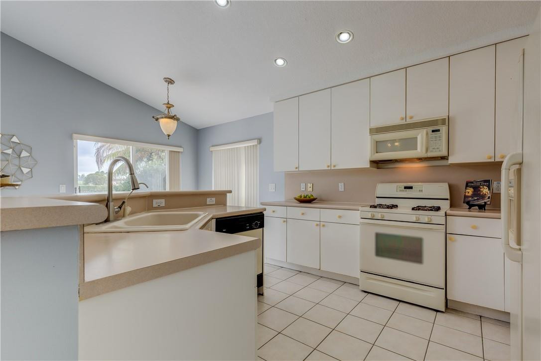 Pembroke Falls*Clubside - Residential